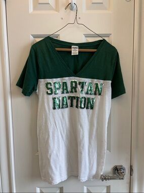 PINK Victoria's Secret Green and White 'Spartan Nation' V-Neck Tee